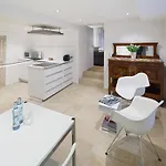 Ξενοδοχείο με διαμερίσματα Domresidenz 5*