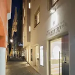 Domresidenz 5*