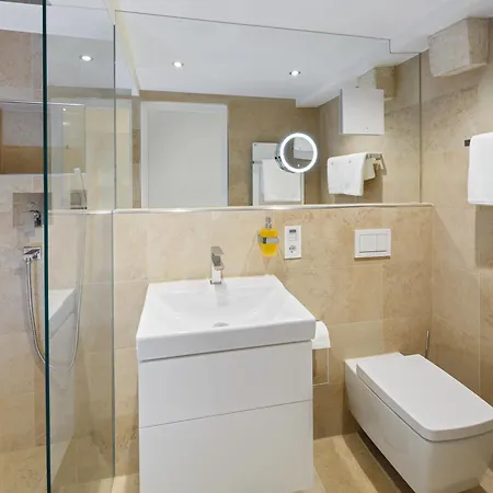 Ξενοδοχείο με διαμερίσματα Domresidenz 5*